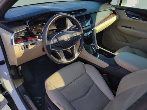 Used 2018 Cadillac XT5 Luxury w/ Driver Awareness Package image 25