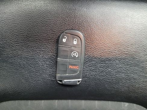 Used 2019 Jeep Compass Altitude image 32