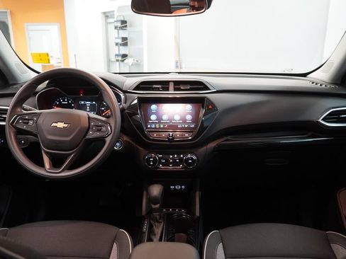 Used 2023 Chevrolet TrailBlazer LT w/ Convenience Package AWD/4WD image 18