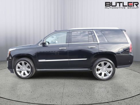 Used 2020 Cadillac Escalade Premium Luxury image 4