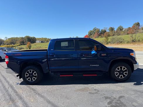 Used 2015 Toyota Tundra SR5 w/ TRD Off Road Package image 8