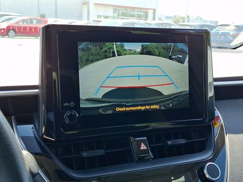 Used 2025 Toyota Corolla LE FWD image 19