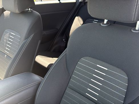 Used 2018 Kia Sportage LX FWD image 18