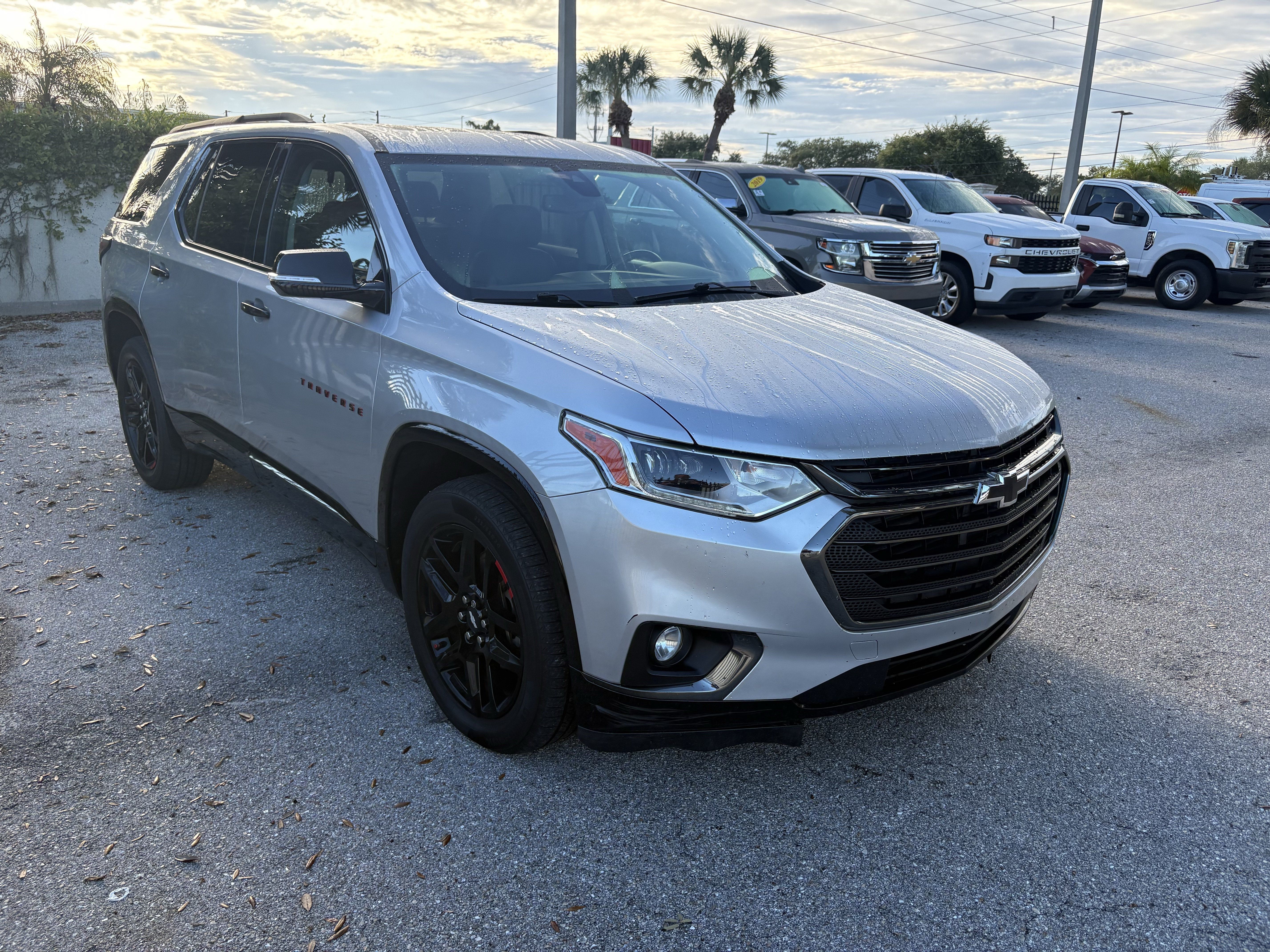 Used 2019 Chevrolet Traverse Premier w/ Redline Edition FWD image 1