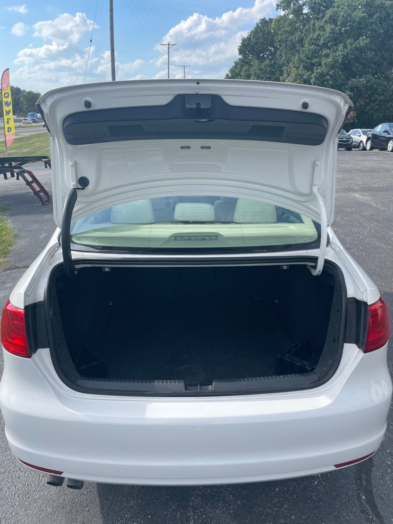 Used 2012 Volkswagen Jetta SE FWD image 17