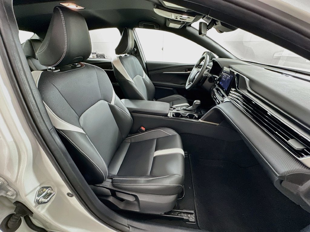 Used 2025 Toyota Camry SE w/ Convenience Package FWD image 28