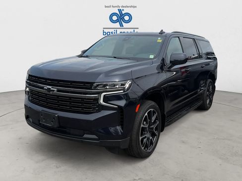 Used 2021 Chevrolet Suburban RST w/ Rear Media and Nav Package AWD/4WD image 2