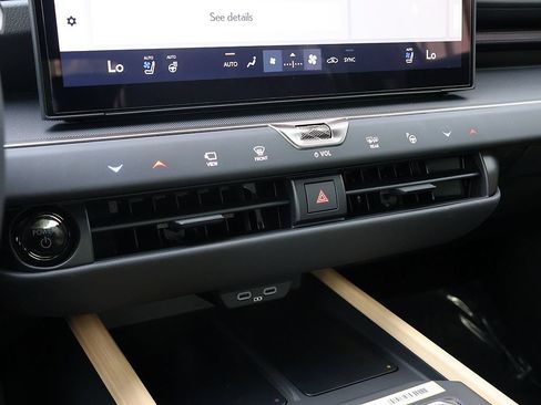 New 2026 Lexus ES 500e AWD/4WD image 23