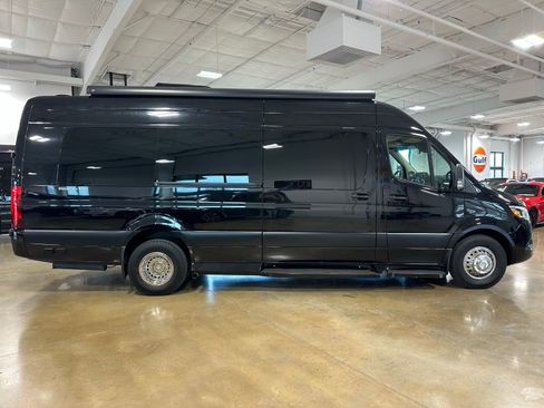 Used 2022 Mercedes-Benz Sprinter 3500 image 8
