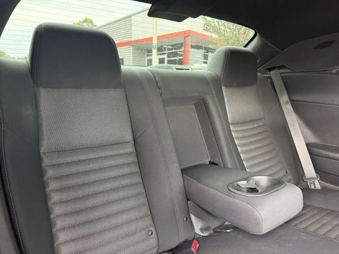 Used 2014 Dodge Challenger R/T RWD image 10