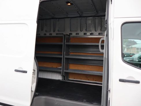 Used 2020 Nissan NV 2500 SV RWD image 9