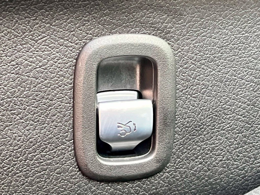 Certified 2022 Mercedes-Benz C 300 4MATIC Sedan image 35