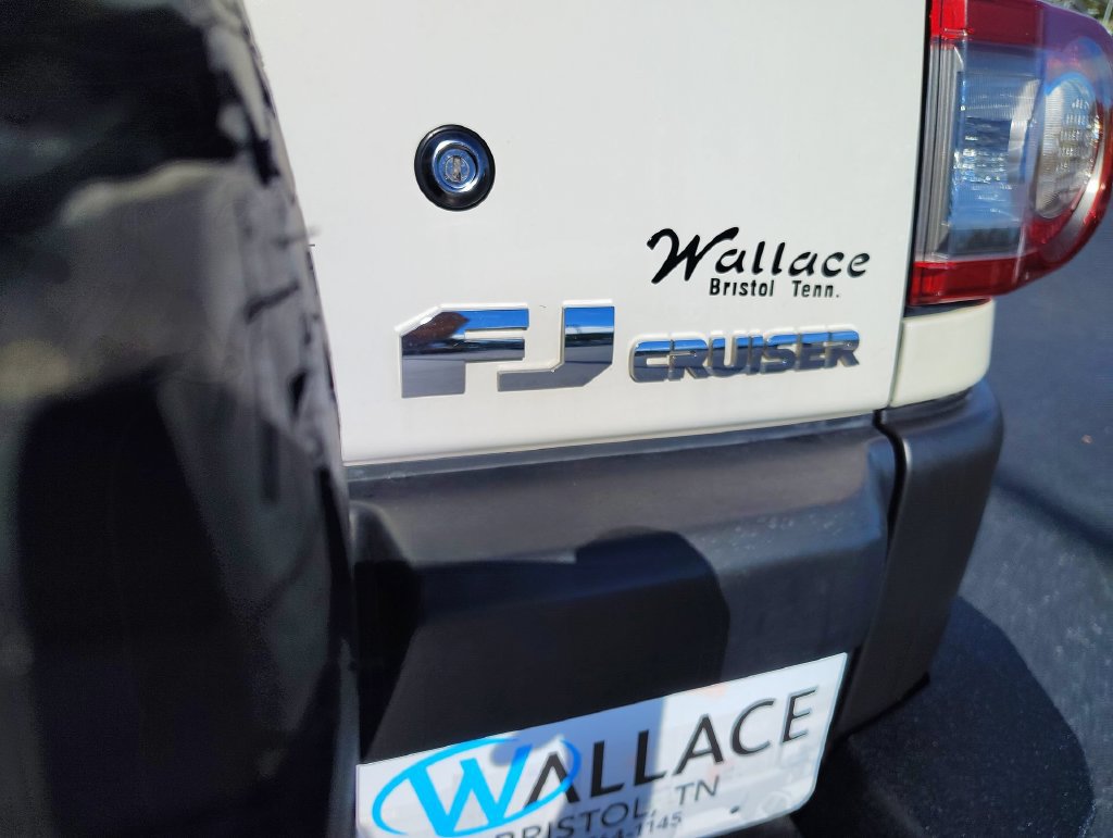 Used 2012 Toyota FJ Cruiser 4WD w/ Upgrade Pkg image 6
