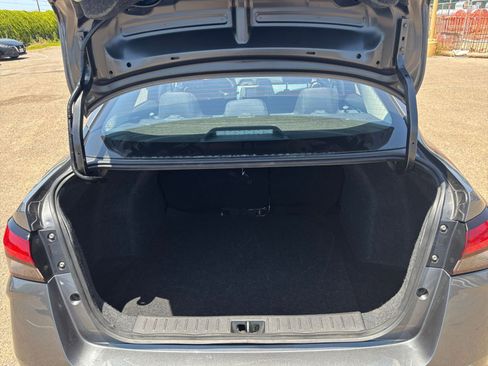 Used 2025 Nissan Versa SV FWD image 29