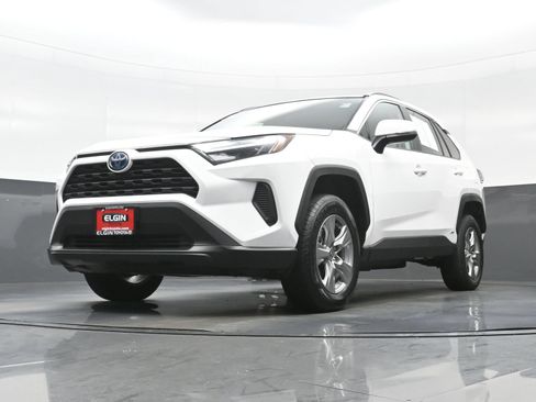 Used 2024 Toyota RAV4 XLE AWD/4WD image 28
