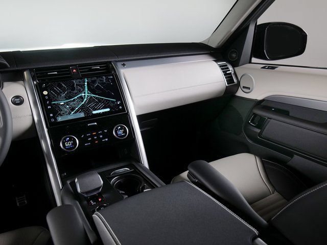 New 2026 Land Rover Discovery Dynamic SE AWD/4WD image 17