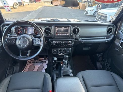 Certified 2022 Jeep Gladiator Sport image 24