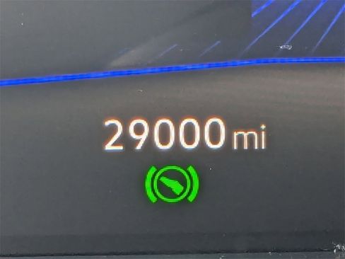 Used 2024 Volkswagen Taos SE image 16