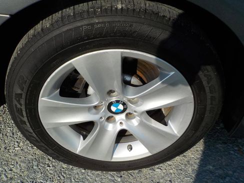 Used 2011 BMW 528i Sedan image 27