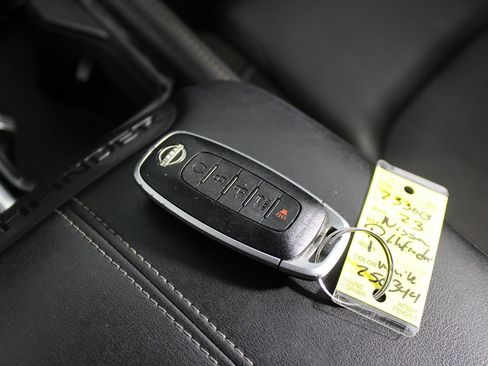 Used 2023 Nissan Pathfinder SL image 11