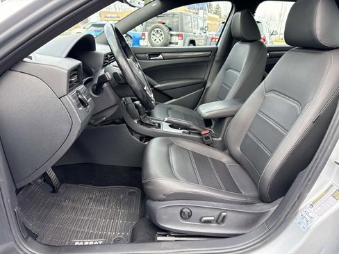 Used 2021 Volkswagen Passat 2.0T R-Line image 29