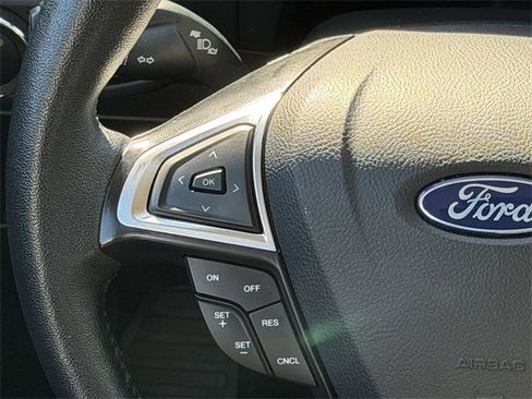 Used 2024 Ford Edge Titanium image 12