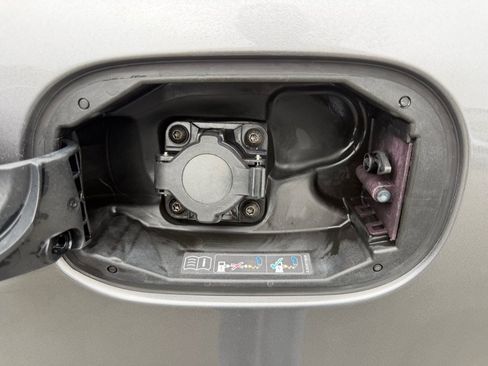 Used 2017 Mercedes-Benz B 250e image 44