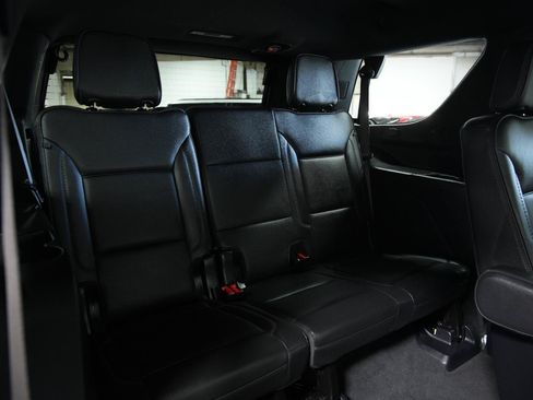 Used 2025 GMC Yukon Denali AWD/4WD image 19