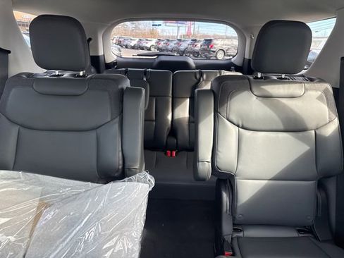 New 2026 Ford Explorer Active w/ Active Comfort Package image 18