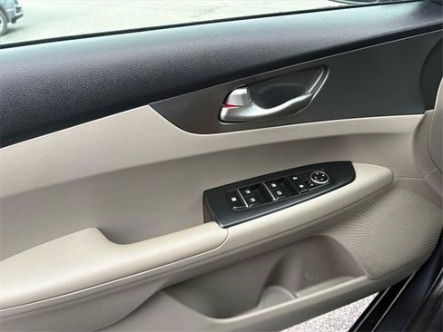 Used 2020 Kia Forte LXS image 17