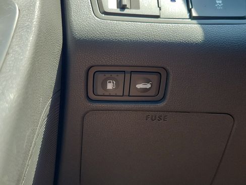 Used 2013 Hyundai Sonata Limited FWD image 24