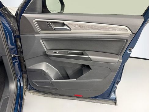 Used 2020 Volkswagen Atlas Cross Sport SE image 23