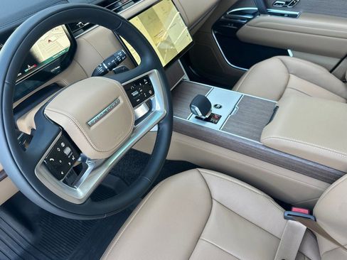New 2026 Land Rover Range Rover Long Wheelbase SE AWD/4WD image 13