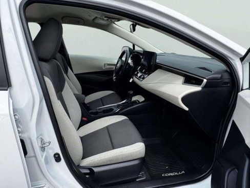 Used 2023 Toyota Corolla LE FWD image 51