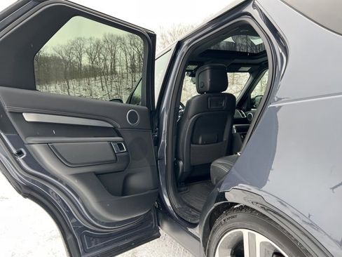 Used 2024 Land Rover Discovery Dynamic SE image 22