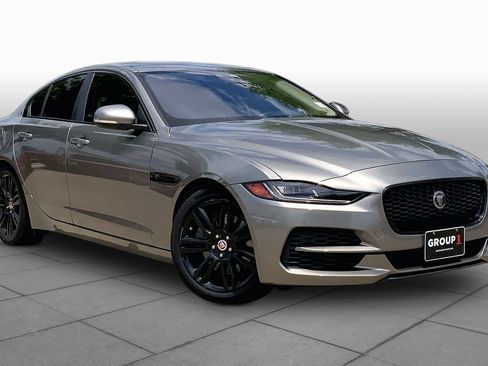 Used 2020 Jaguar XE S RWD image 3