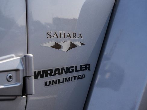 Used 2016 Jeep Wrangler Unlimited Sahara image 10