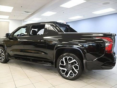 New 2024 Chevrolet Silverado EV RST image 4