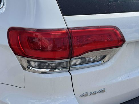Used 2017 Jeep Grand Cherokee Limited AWD/4WD image 11