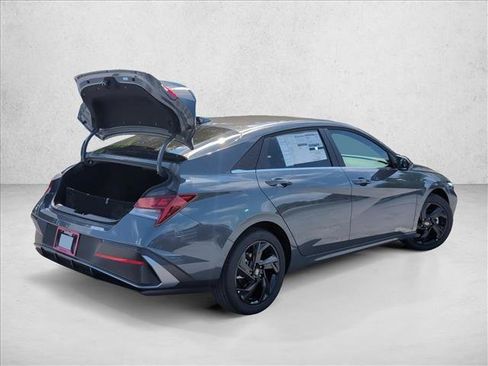 New 2026 Hyundai Elantra SEL Sport FWD image 2