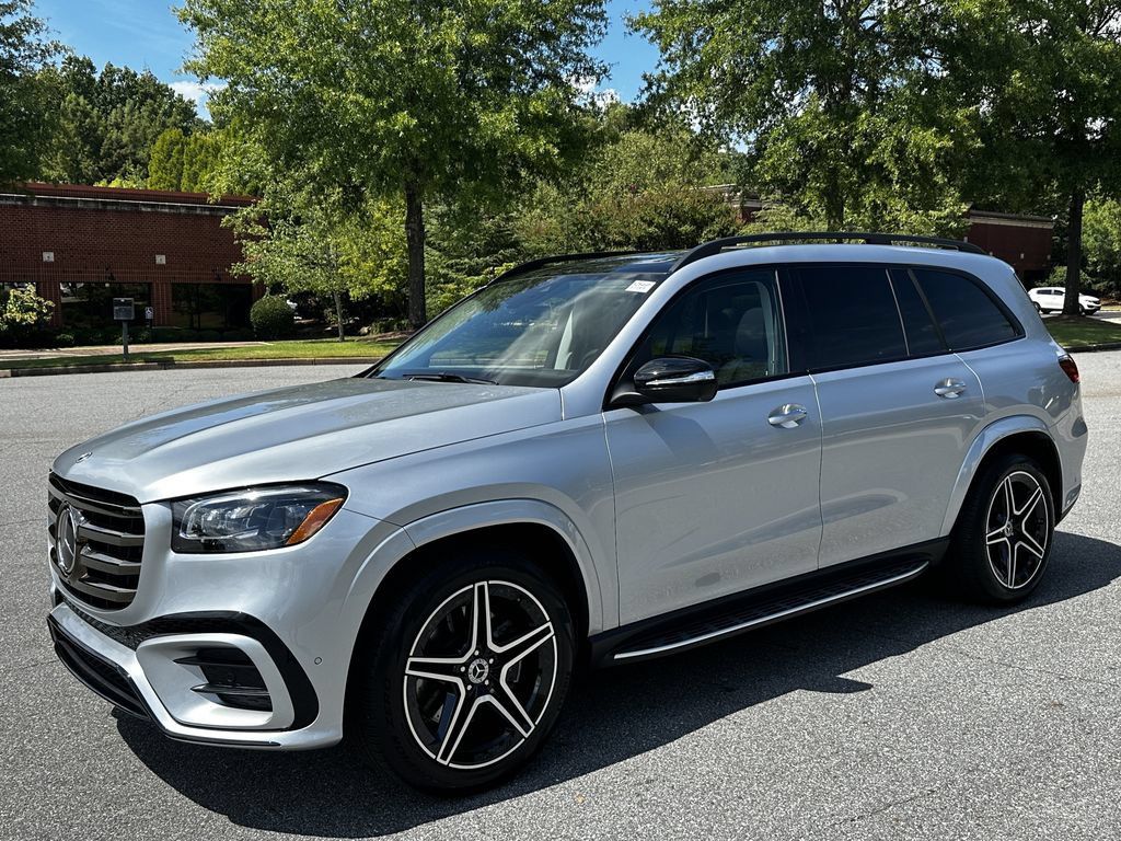 Certified 2026 Mercedes-Benz GLS 450 4MATIC image 4