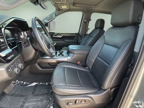 Used 2024 Chevrolet Silverado 2500 LTZ w/ LTZ Premium Package image 15