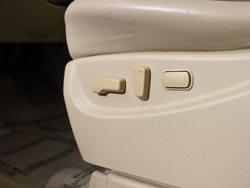 Used 2014 Nissan Quest LE image 29