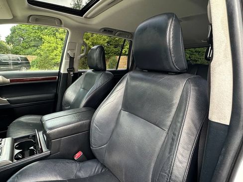 Used 2016 Lexus GX 460 w/ Premium Package AWD/4WD image 19