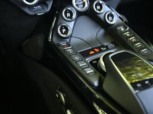 Used 2020 Aston Martin V8 Vantage Coupe RWD image 36