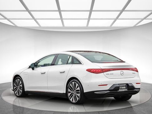 Used 2023 Mercedes-Benz EQE 500 4MATIC Sedan image 2