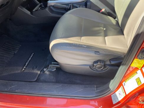 Used 2016 Toyota Tacoma SR5 image 38