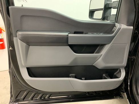 Used 2023 Ford F150 XLT w/ Trailer Tow Package image 6