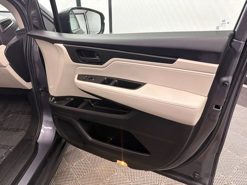 Used 2025 Honda Odyssey EX-L image 16