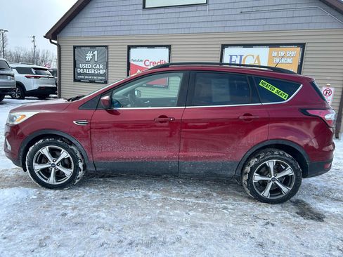 Used 2017 Ford Escape SE w/ SE Leather Comfort Package image 8